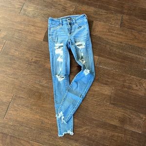 American eagle jegging in 0 regular. Distressed next level stretch jeans.